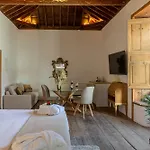 La Casa De La Camelia * サン・クリストバル・デ・ラ・ラグーナ