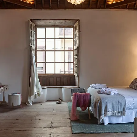 La Casa De La Camelia *