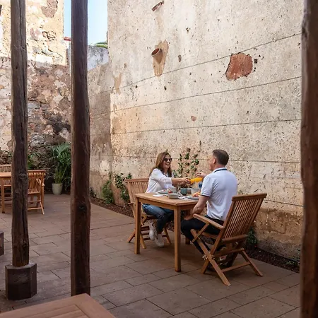 La Casa De La Camelia מלון