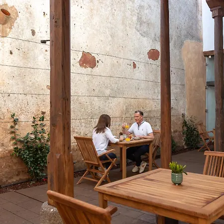 La Casa De La Camelia لا لاغونا