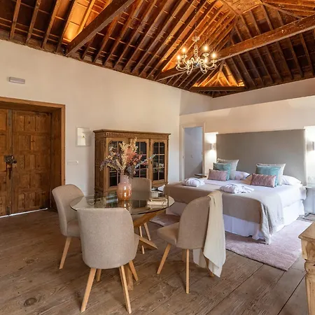 La Casa De La Camelia * لا لاغونا