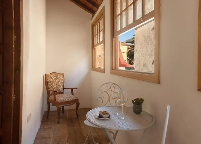 Hotel La Casa De La Camelia