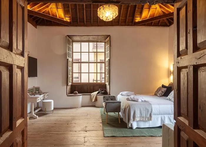 Hotel La Casa De La Camelia *