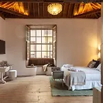 Hotel La Casa De La Camelia *
